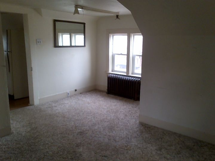 1st image of 318 S 31st St