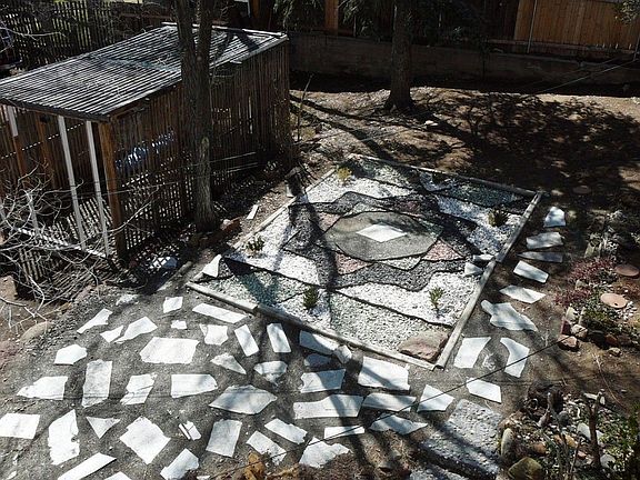 Fenced & Landscaped yard