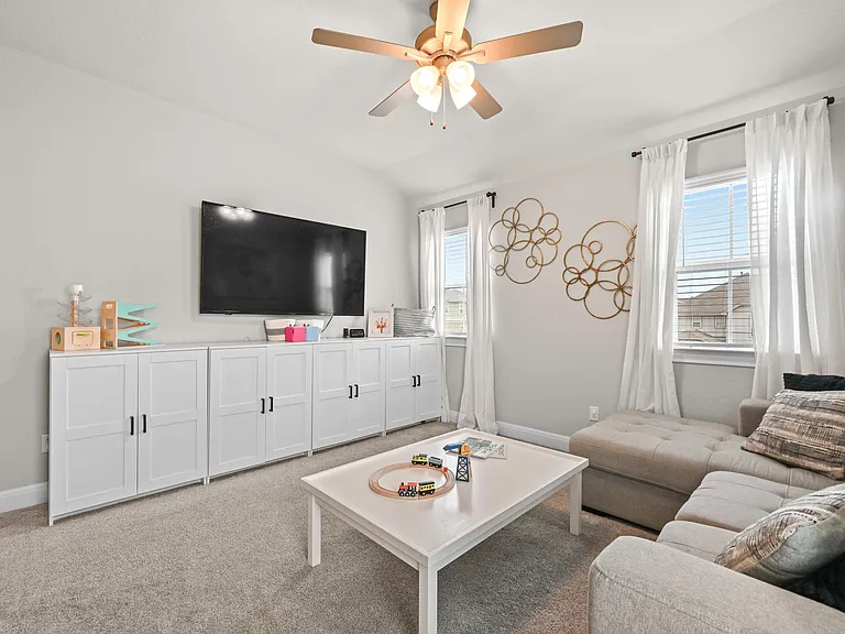 210 Purple Heart Dr — Photo 21