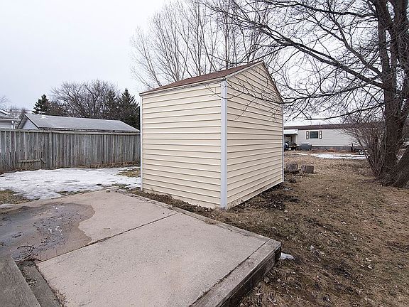 Study, sided out-building. 