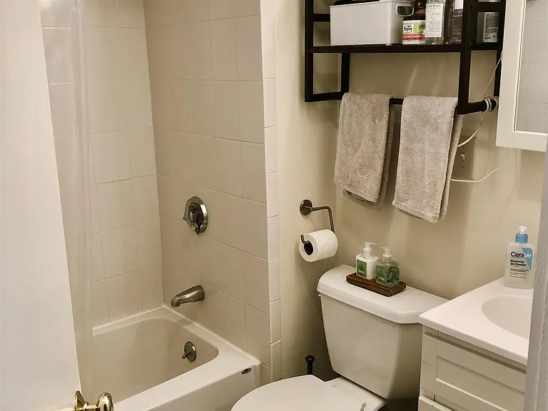 45 Florence St #2 — Photo 11