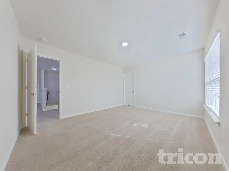 717 Vanguard St — Photo 14