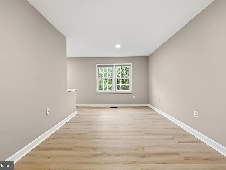 7817 Heatherton Ln — Photo 16