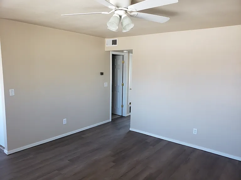 Comstock Apartments — Photo 5