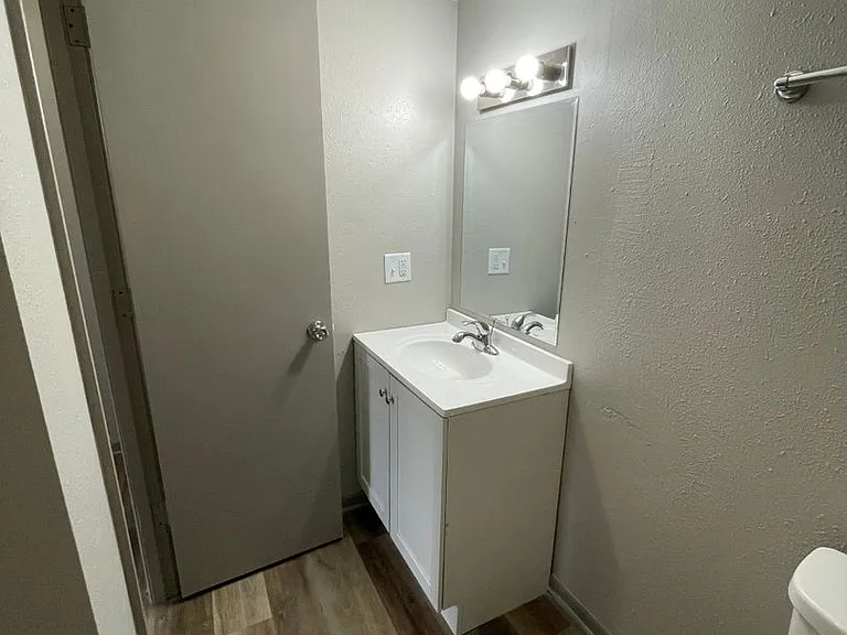 820 Lyon Street Apartments — Photo 9