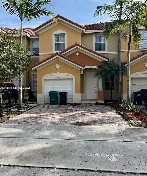 8525 SW 165th Pl #8525 — Photo 1