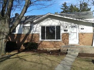 552 Arcola St, Garden City, MI 48135