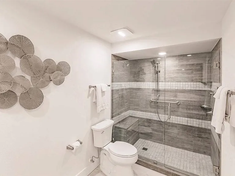 1125 W Peppertree Dr #102 — Photo 26