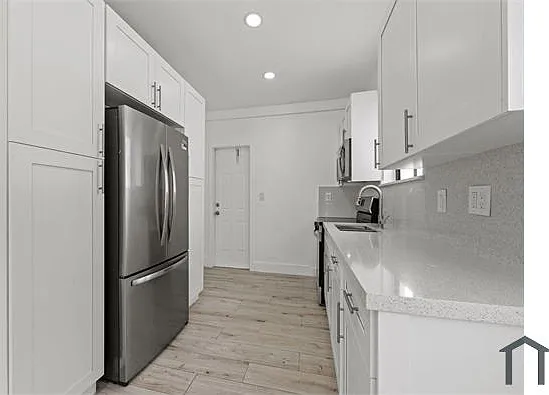 14430 NE 5th Pl #3 — Photo 8