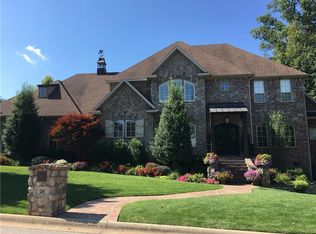 26 W Nottingham Ln, Rogers, AR 72758