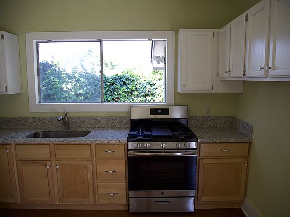 5th image of 319 W Ortega St #C