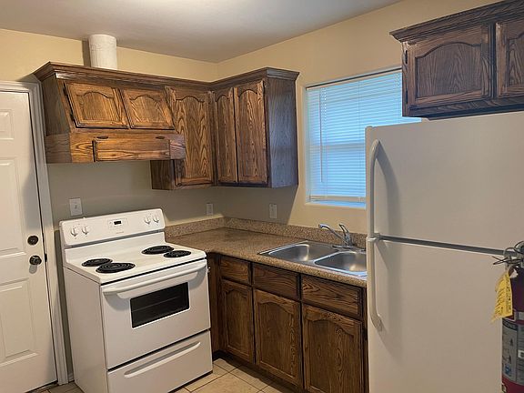 4th image of 414 Pirul St #1A