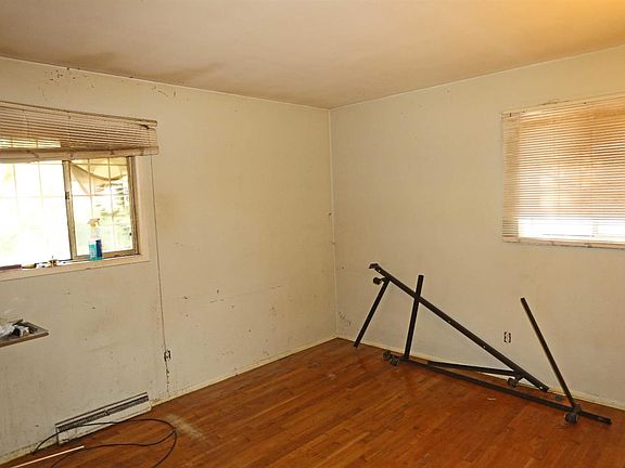 5th image of 2028 Memphis Ct