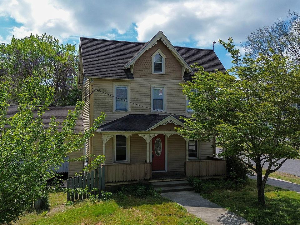 1st image of 226 S Morris St