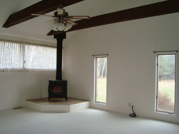 2832 N Lake Shore Dr, Harbor Springs, MI 49740