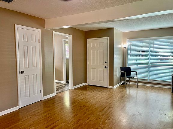 4th image of 9308 Cynthia Dr