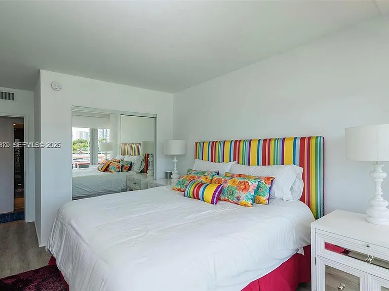 900 Bay Dr #224 — Photo 28