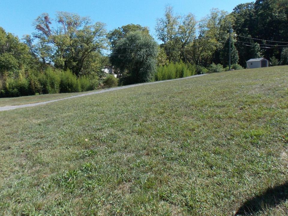 2nd image of 3414 Garst Mill Rd