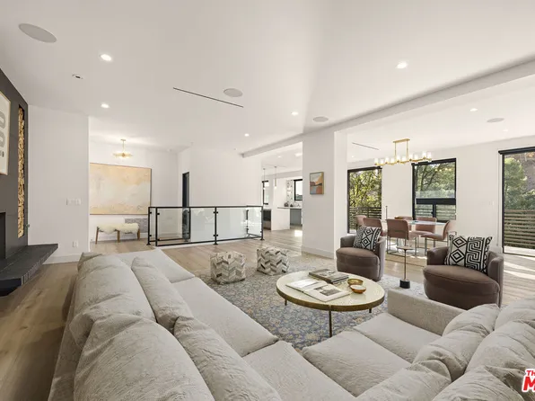 3147 Hollyridge Dr, Los Angeles, CA 90068