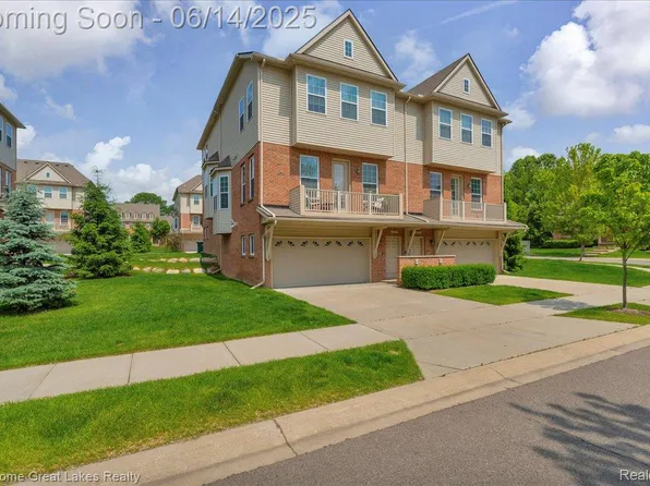 56717 Long Island Dr, Shelby Township, MI 48316