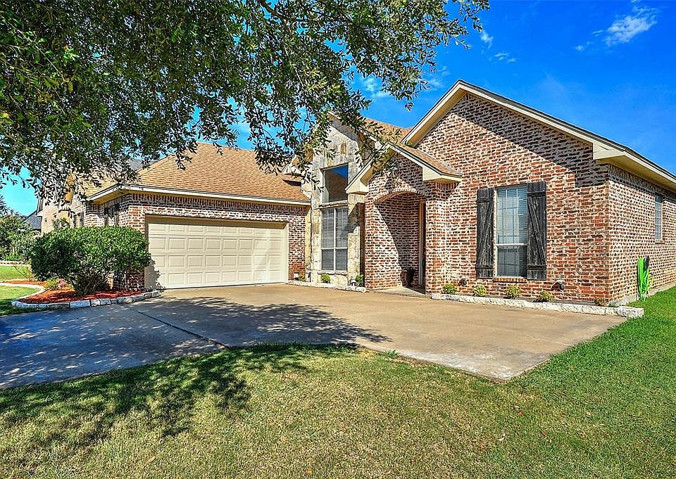 1st image of 3308 Preston Club Dr