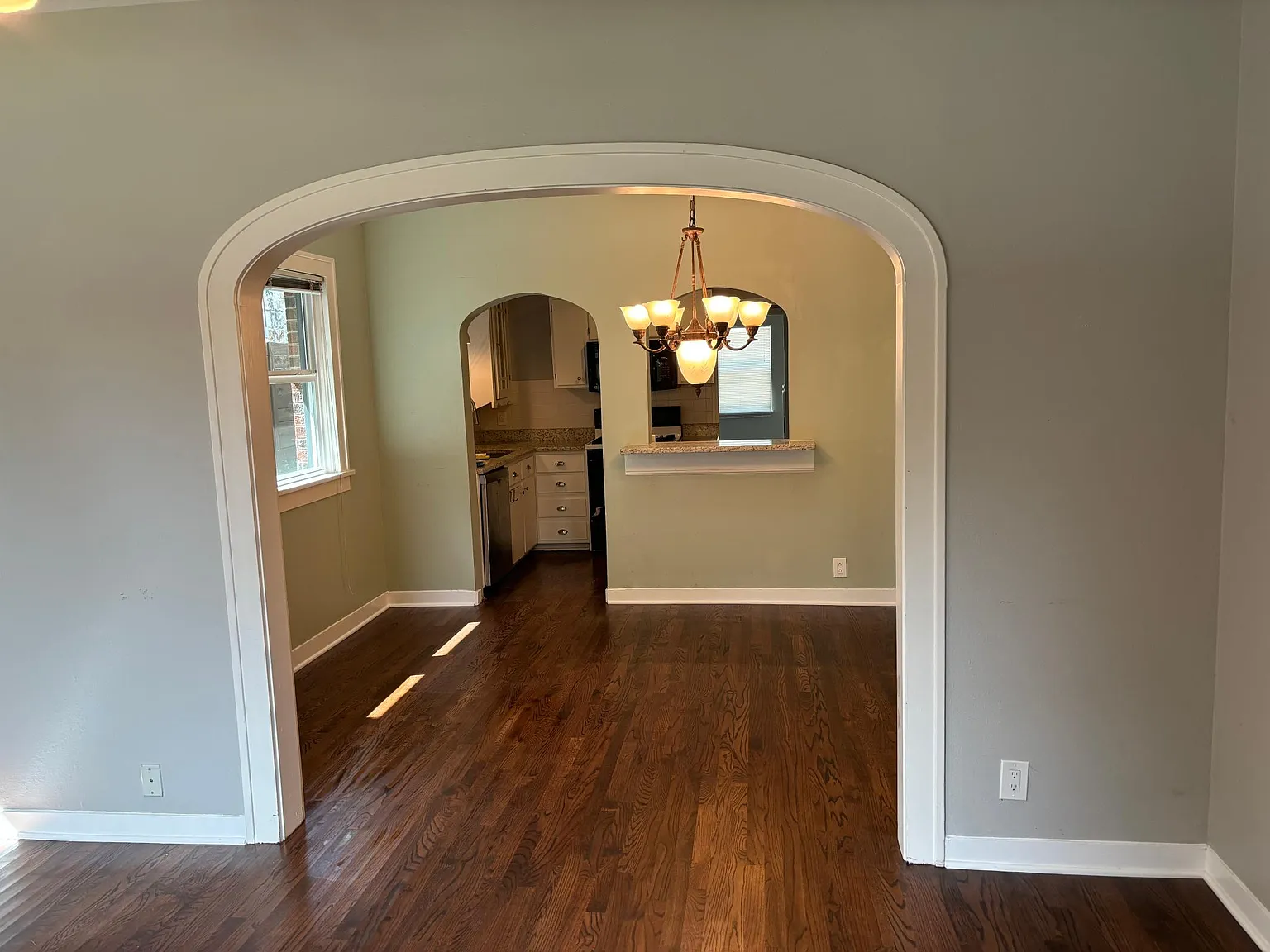 3 bed, 1279 sqft, $2,700 — Photo 4