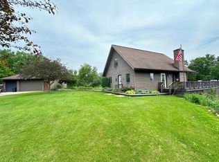 2039 Grandview Rd, Decorah, IA 52101
