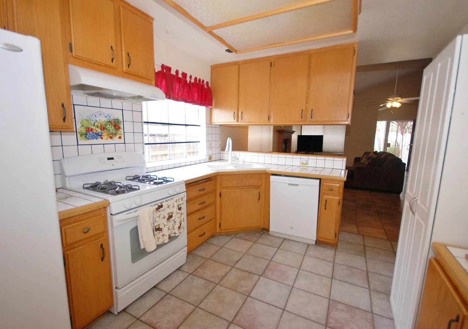 Charming Home in San Marcos — Photo 3