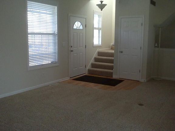 2nd image of 531 Anhinga Dr