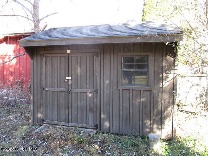 4th image of 89 State Farm Road