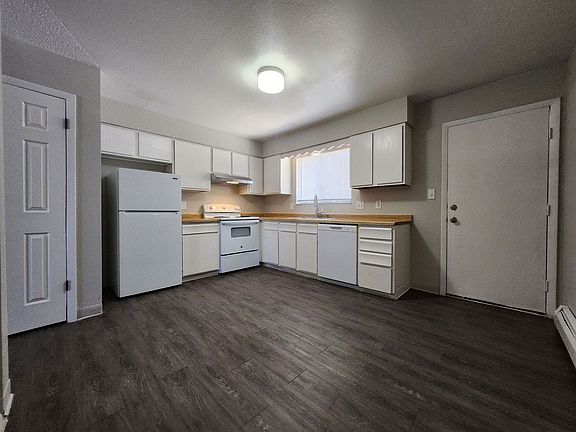 2nd image of 49 Chestnut Dr APT A