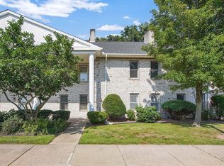 9 Castle Hill Rd #F, Agawam, MA 01001