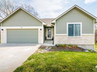 141 Turkey Ridge Dr, Saint George, KS 66535