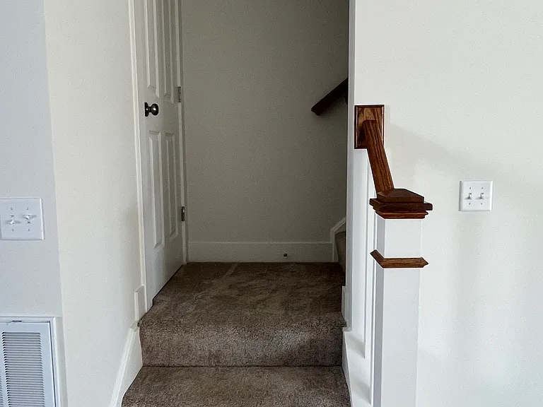 129 Madison Dr — Photo 16
