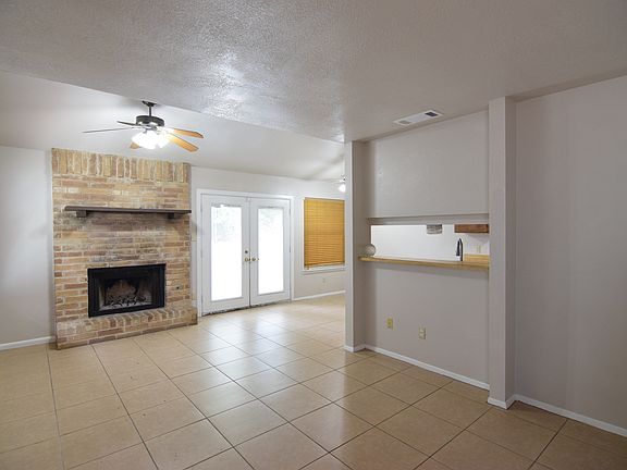 5th image of 2403 Skylark Cir