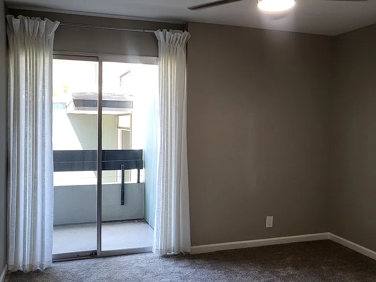 26 Hayward Ave #205 — Photo 16