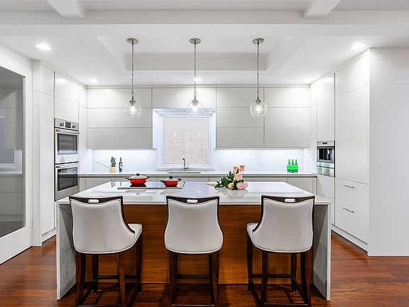 3rd image of 300 Spring St #Penthouse
