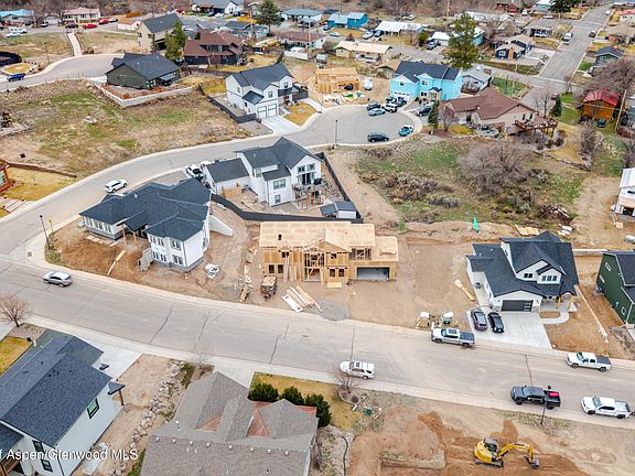 2nd image of 1384 Munro Ave