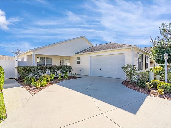 2nd image of 2499 Yalaha Ave