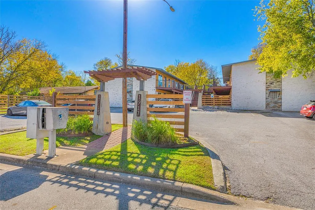 2 bed, 1.0 bath, 850 sqft, $1,450 — Photo 2