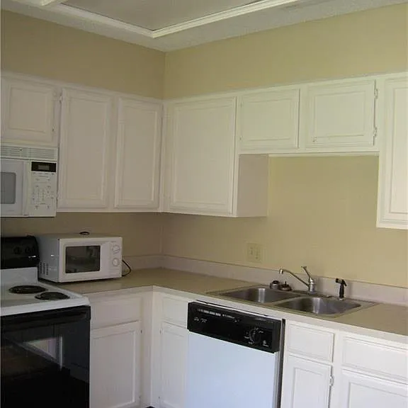 2110 Rio Grande St #302 — Photo 9