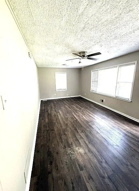 2 bed, 975 sqft, $1,575 — Photo 2