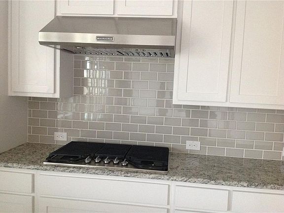 3rd image of 421 Palamedes St