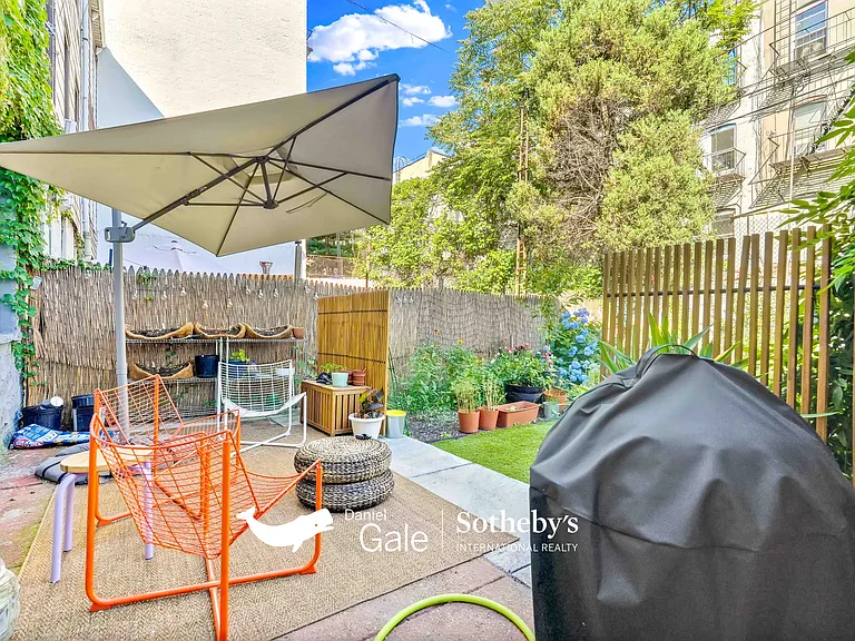 23-12 41st St #DG1 — Photo 4