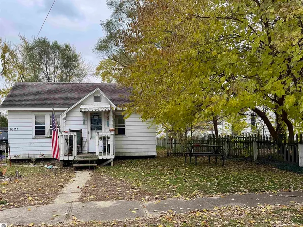 1021 Bruce St, Mount Pleasant, MI 48858
