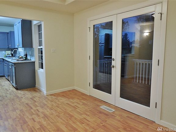 5th image of 1402 S Washington St