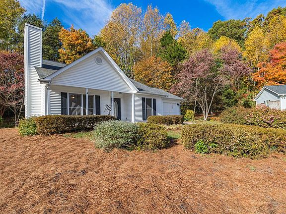 4th image of 4011 Persimmon Ct