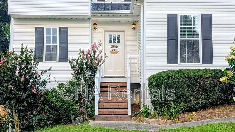 3 bed, 2.5 bath, 1504 sqft, $1,890 — Photo 2