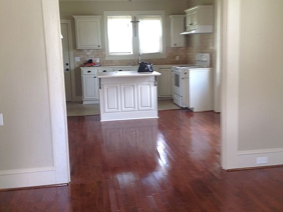 2nd image of 107 E Dale St