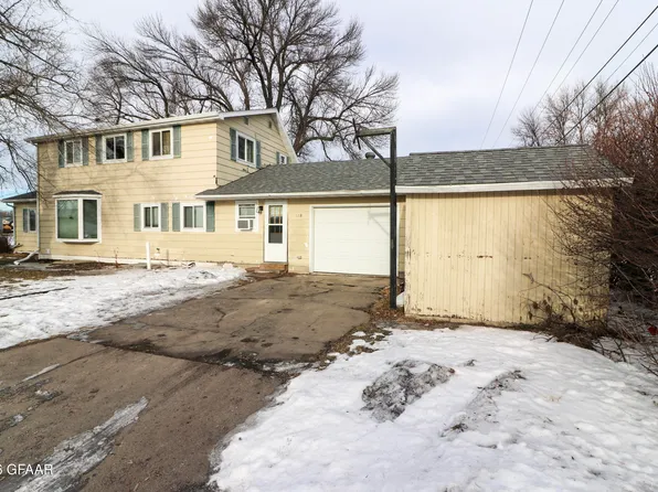 118 2nd Ave NE, Mayville, ND 58257